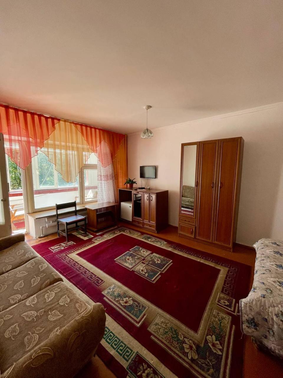 Otel Issyk-Kul カラコル エクステリア 写真