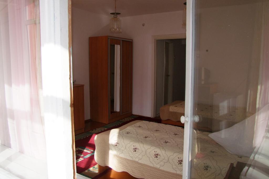 Otel Issyk-Kul カラコル エクステリア 写真
